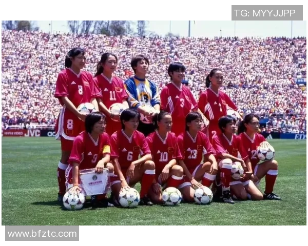 中国足球明星携手综艺舞台展现风采与魅力的精彩旅程